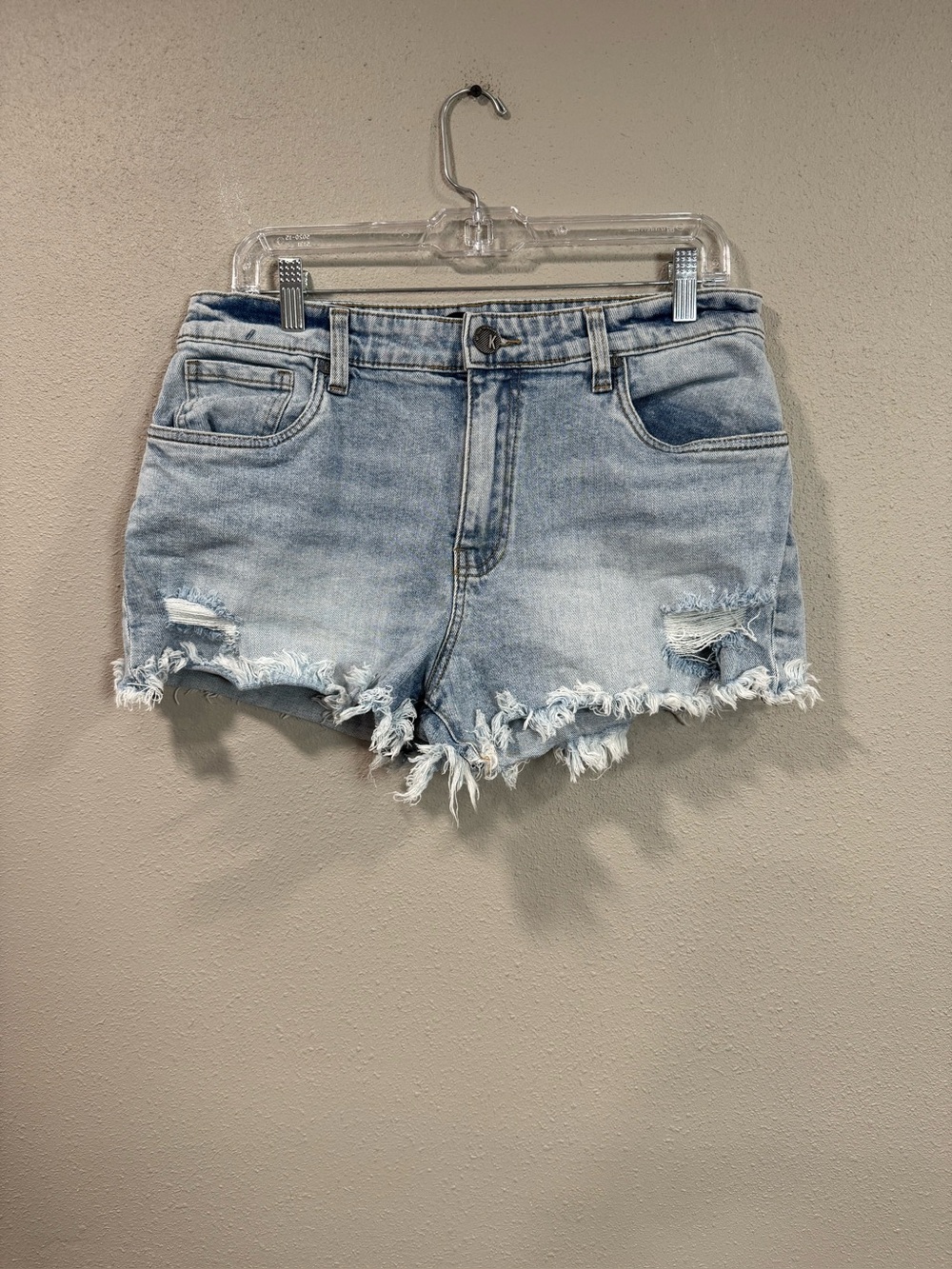 Frayed Hem Light Wash Denim Shorts
